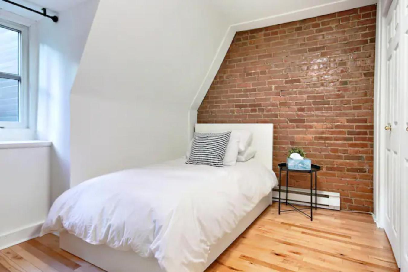 Golden Cross // Typical Old Quebec Appartement 外观 照片